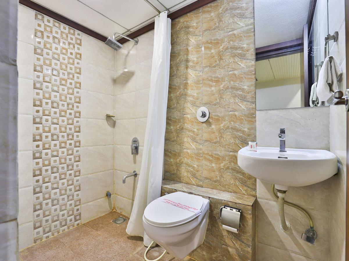 Oyo 13253 The Grand Vinayak Hotel Ahmadabad Zewnętrze zdjęcie