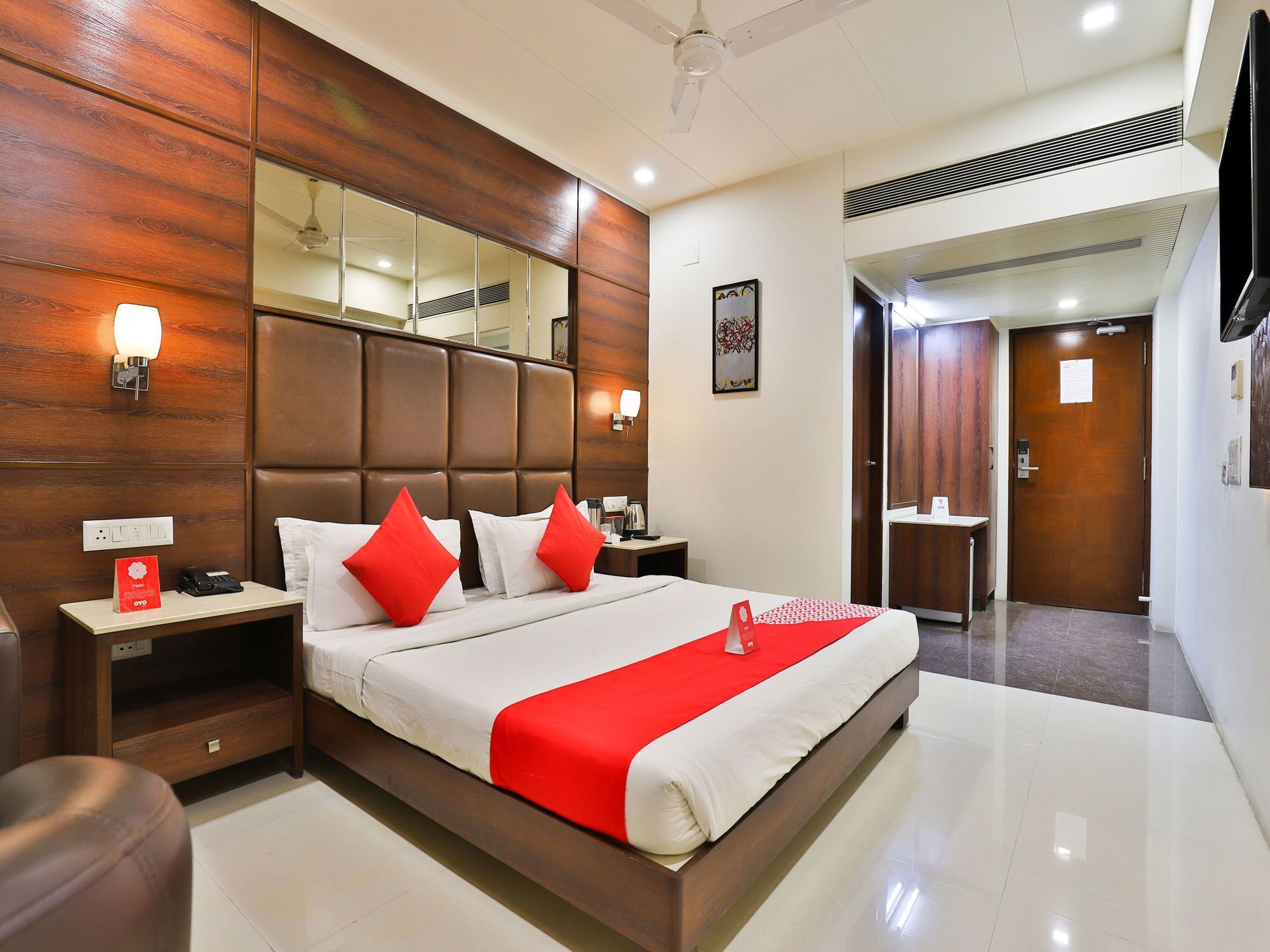 Oyo 13253 The Grand Vinayak Hotel Ahmadabad Zewnętrze zdjęcie